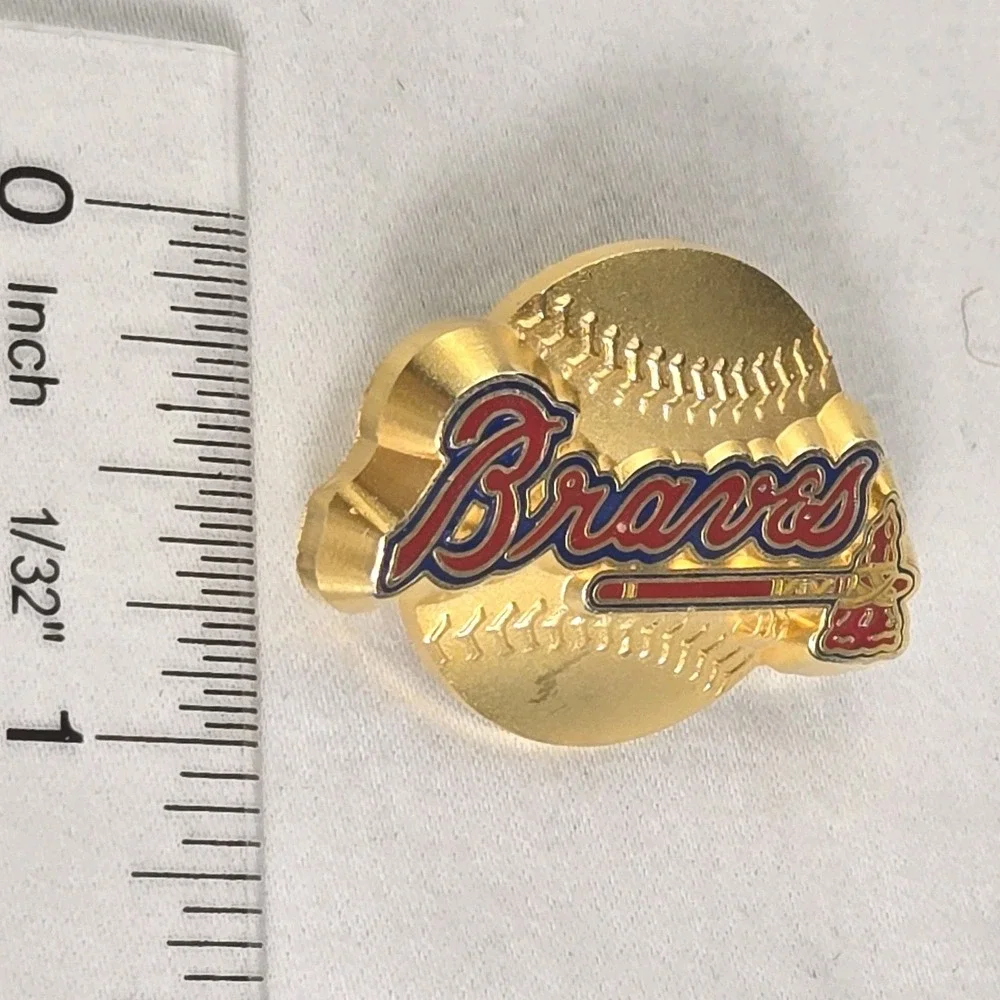 Vtg Atlanta Braves 2001 Spring‎ Training Baseball Pin Tomahawk Pro Specialties